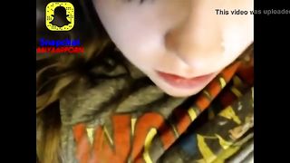 Девушка с красивыми глазами мастурбирует киску в прямом эфире снап чата